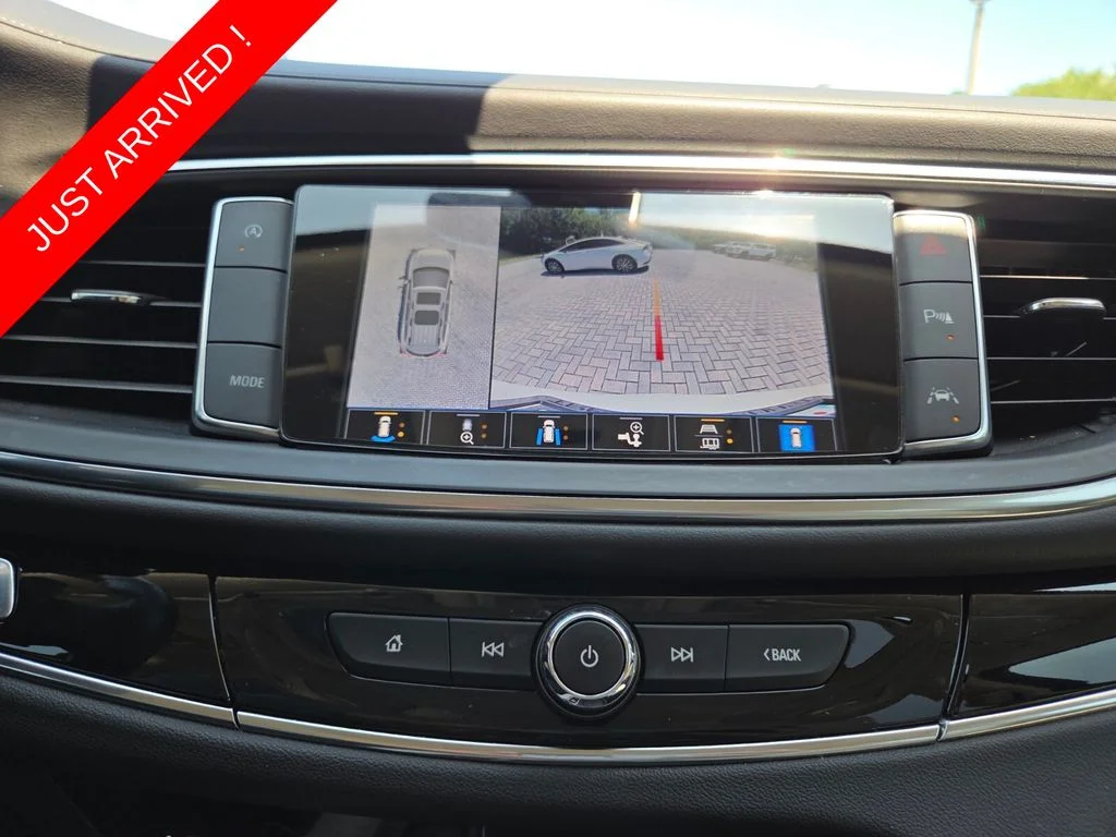 Used 2023 White Buick Avenir image 35