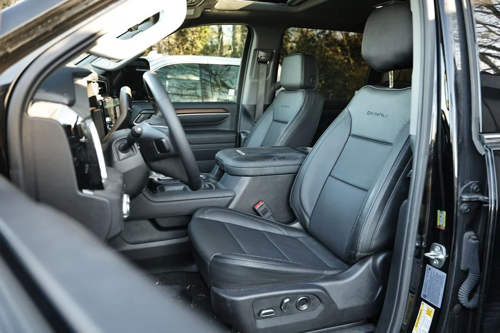 Used 2025 Black GMC Denali image 8
