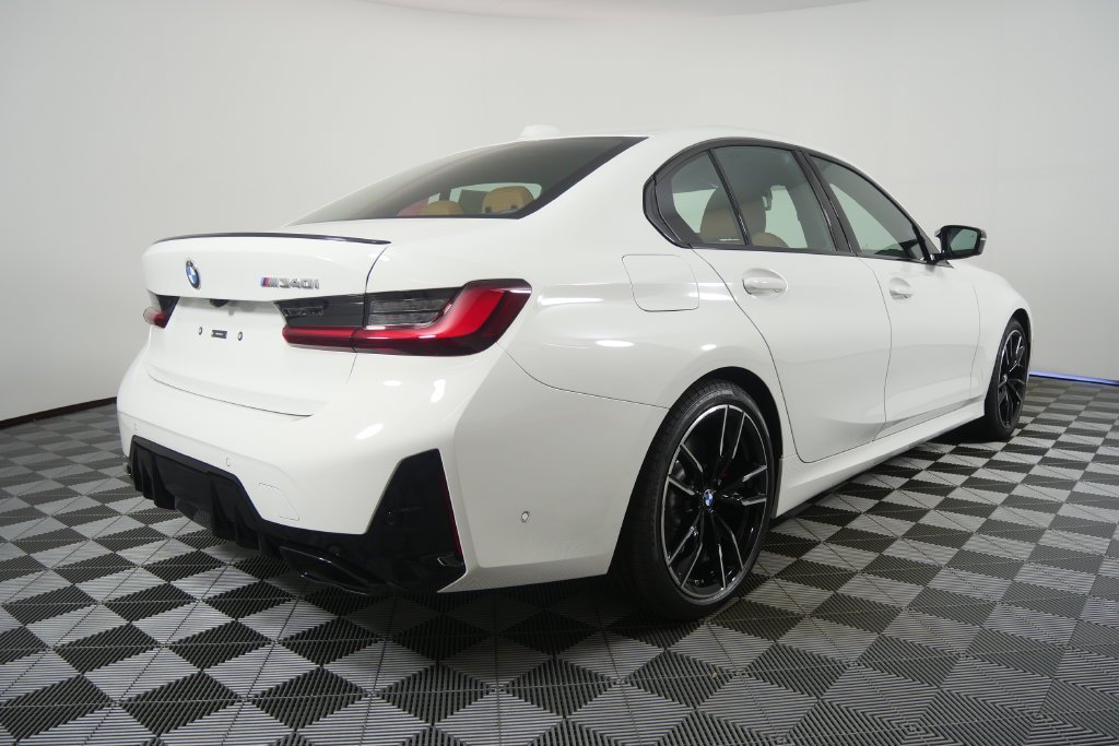 Used 2026 Alpine White BMW M340i image 4