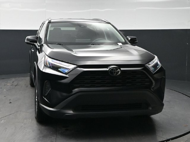 Used 2025 Midnight Black Metallic Toyota XLE image 2