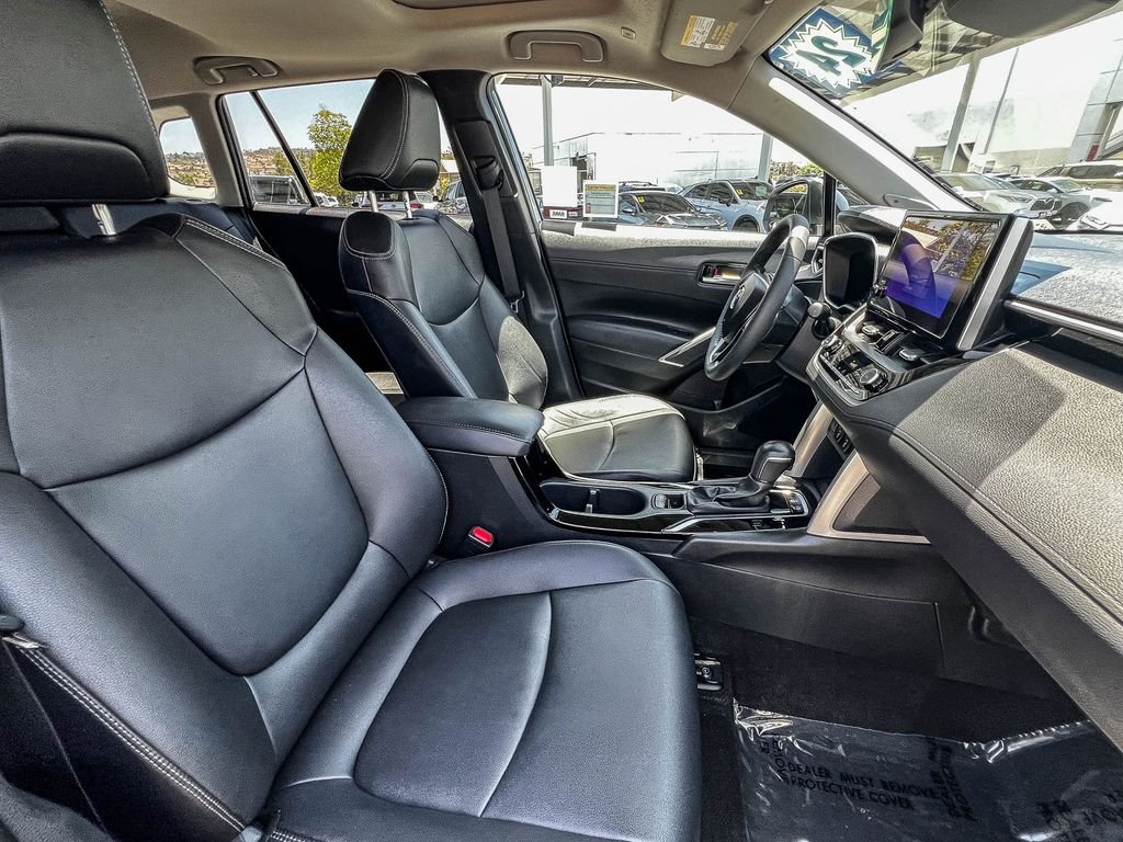 Used 2024  Toyota XLE image 15
