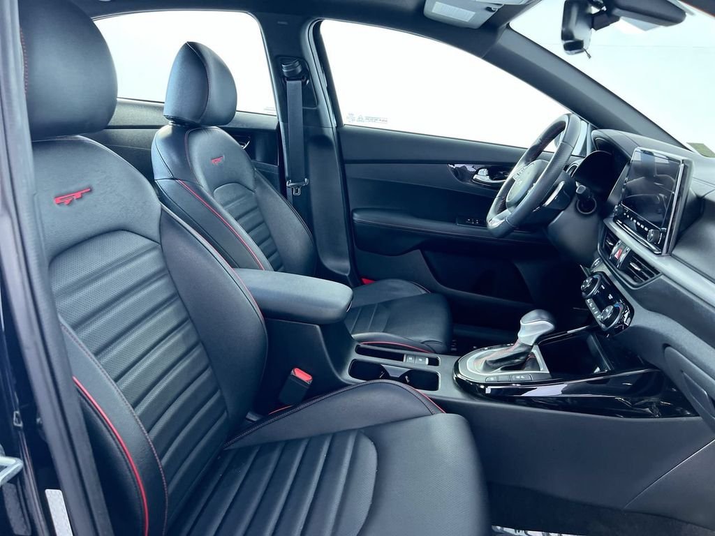 Used 2022 Black Kia GT image 24