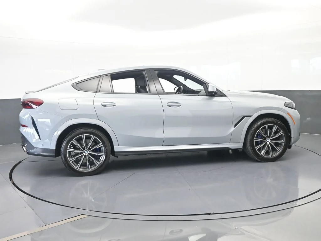 Used 2026 Gray Metallic BMW xDrive40i image 7