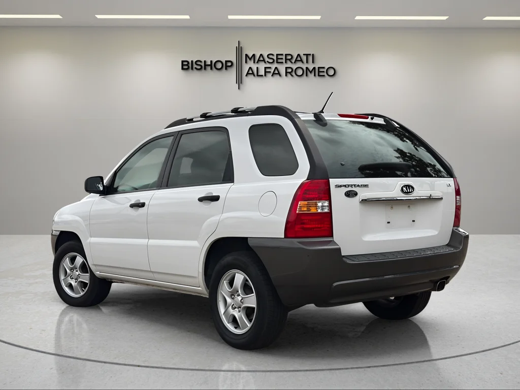 Used 2007 White Kia LX image 3
