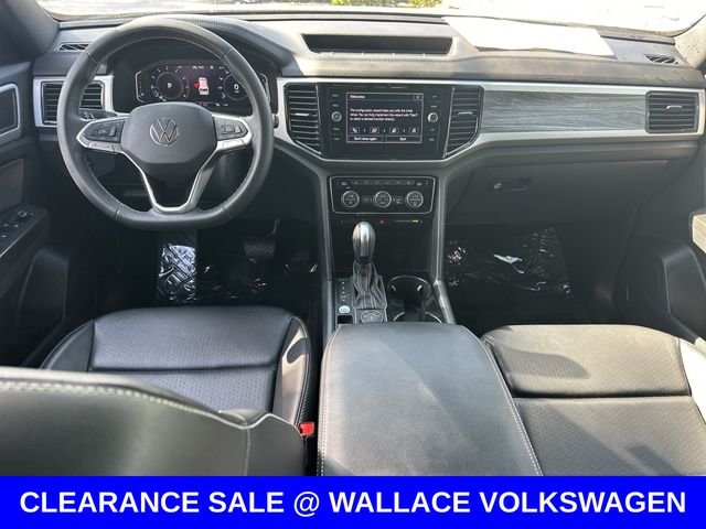 Used 2022 Silver Volkswagen 3.6L V6 SE w/Technology image 16