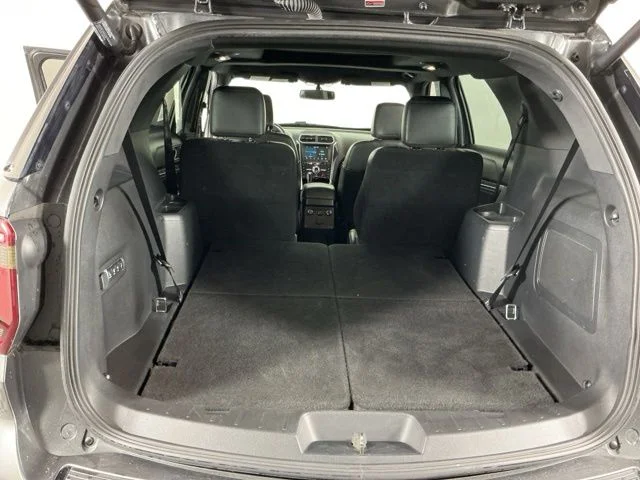 Used 2018 Gray Ford Sport image 31