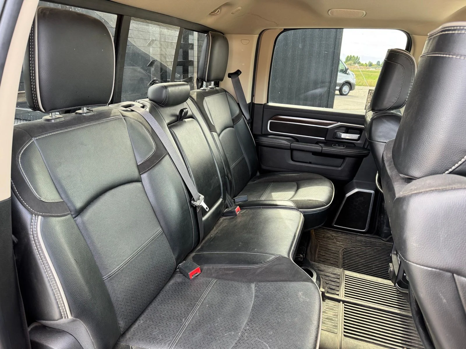 Used 2022 Silver Ram Laramie image 13