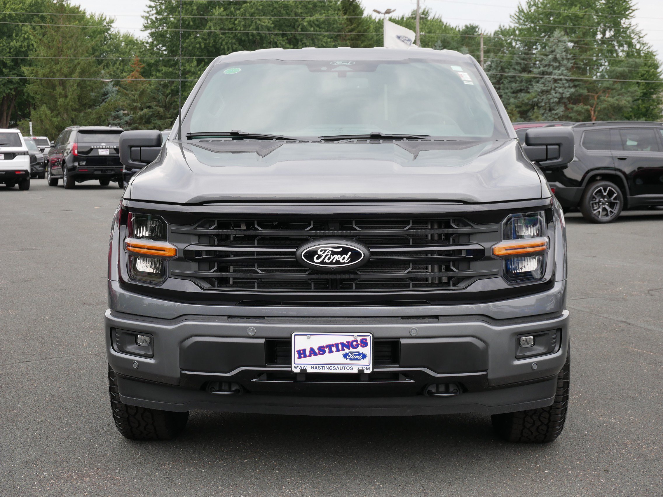 New 2026 Carbonized Gray Metallic Ford XLT image 5