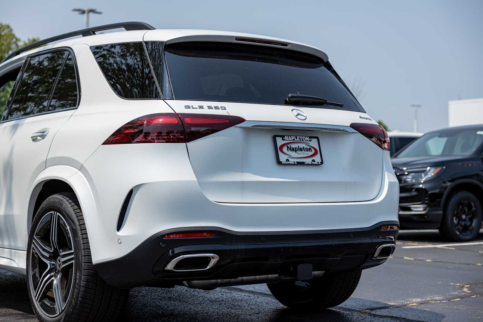New 2026 MANUFAKTUR Moonlight White Magno Mercedes-Benz GLE 350 image 36