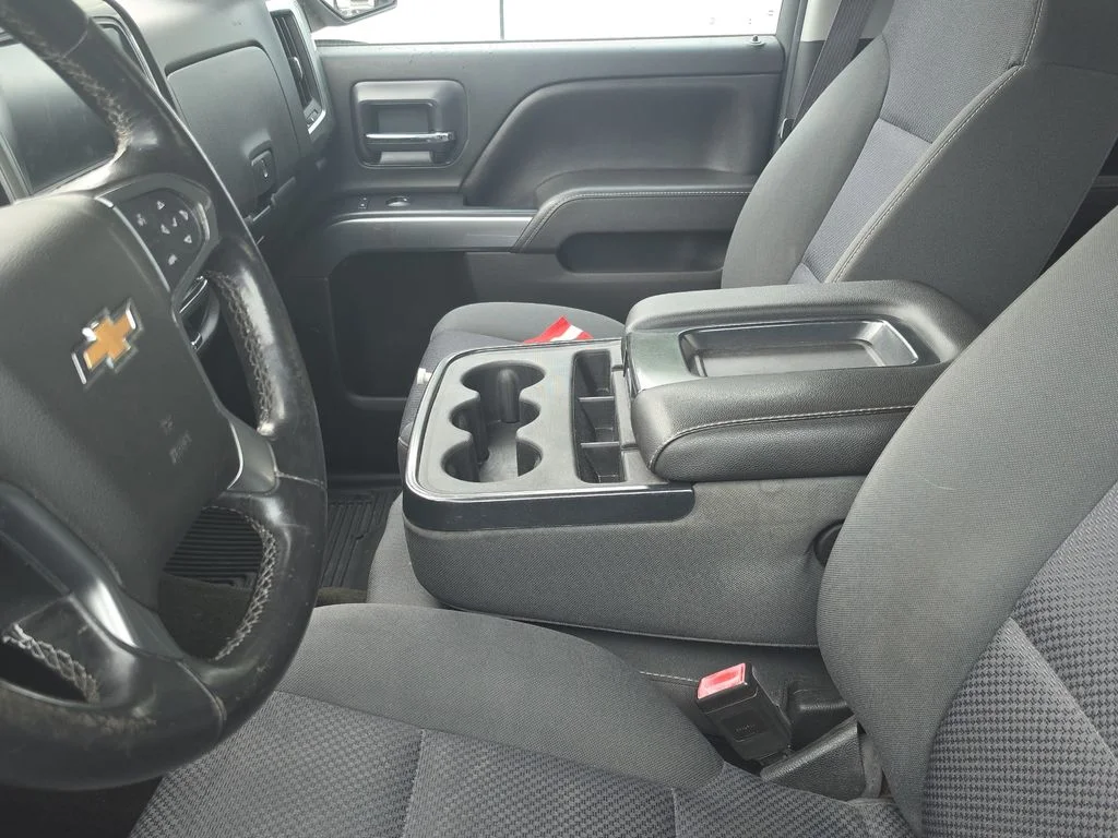 Used 2017 Silver Chevrolet LT image 7
