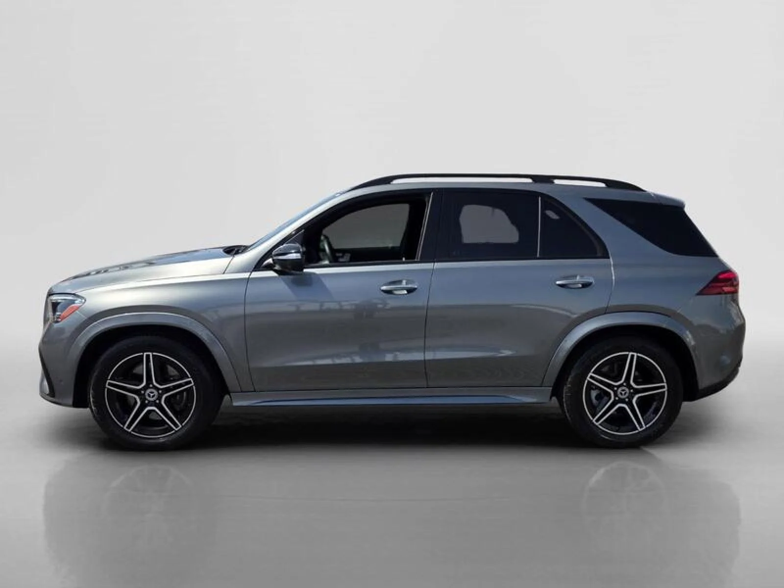 Certified Used 2025 Selenite Grey Metallic Mercedes-Benz GLE 580 image 2