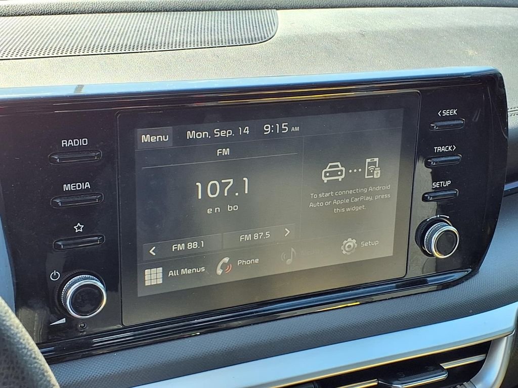 Used 2022 Silver Kia LXS image 15