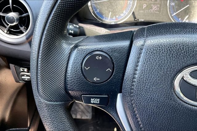Used 2018 Gray Toyota LE image 16