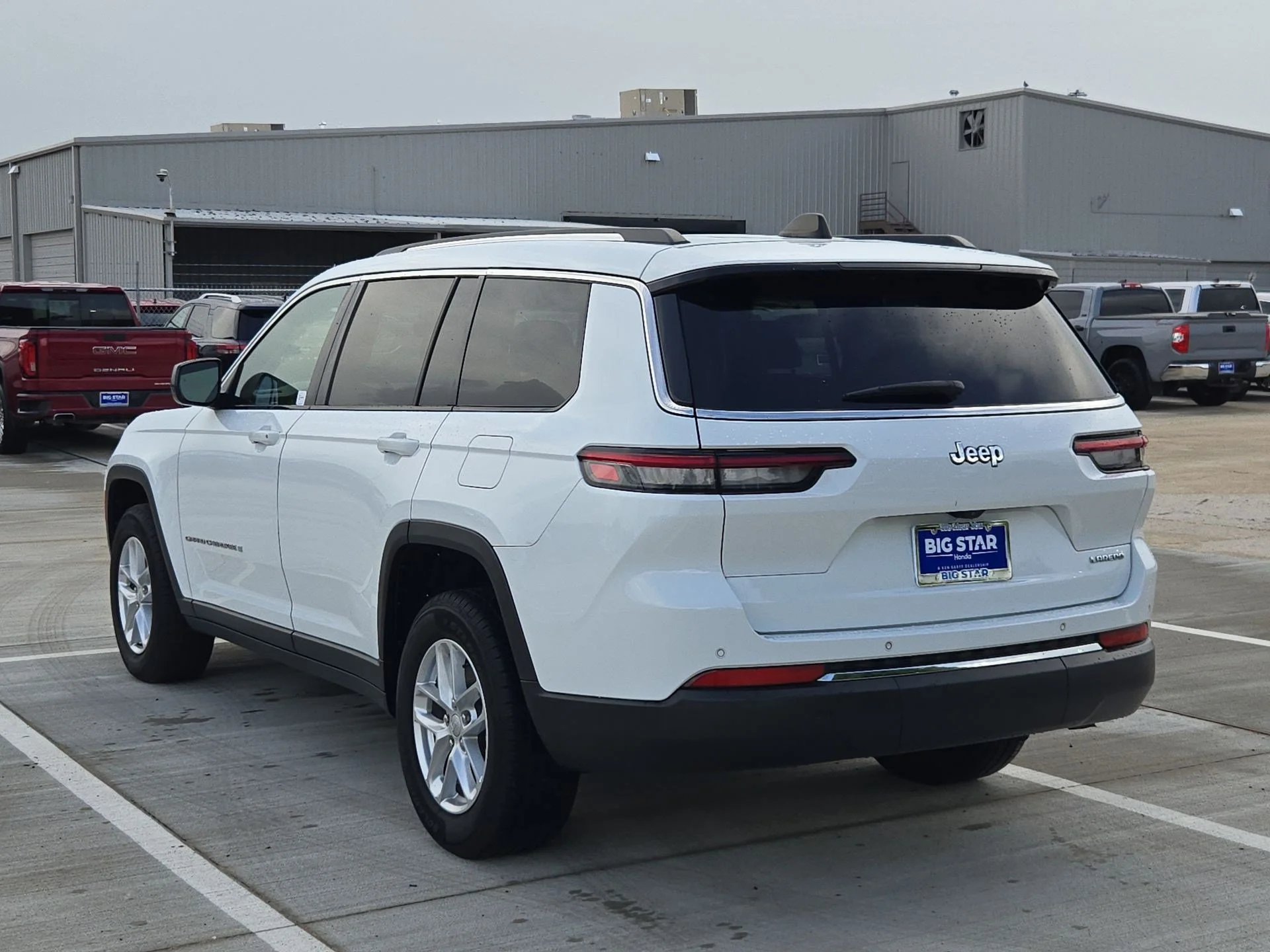 Used 2023 Bright White Clearcoat Jeep Laredo image 5