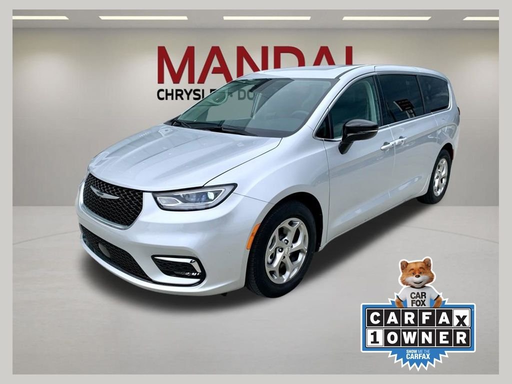 2024 Chrysler Pacifica Limited's photo
