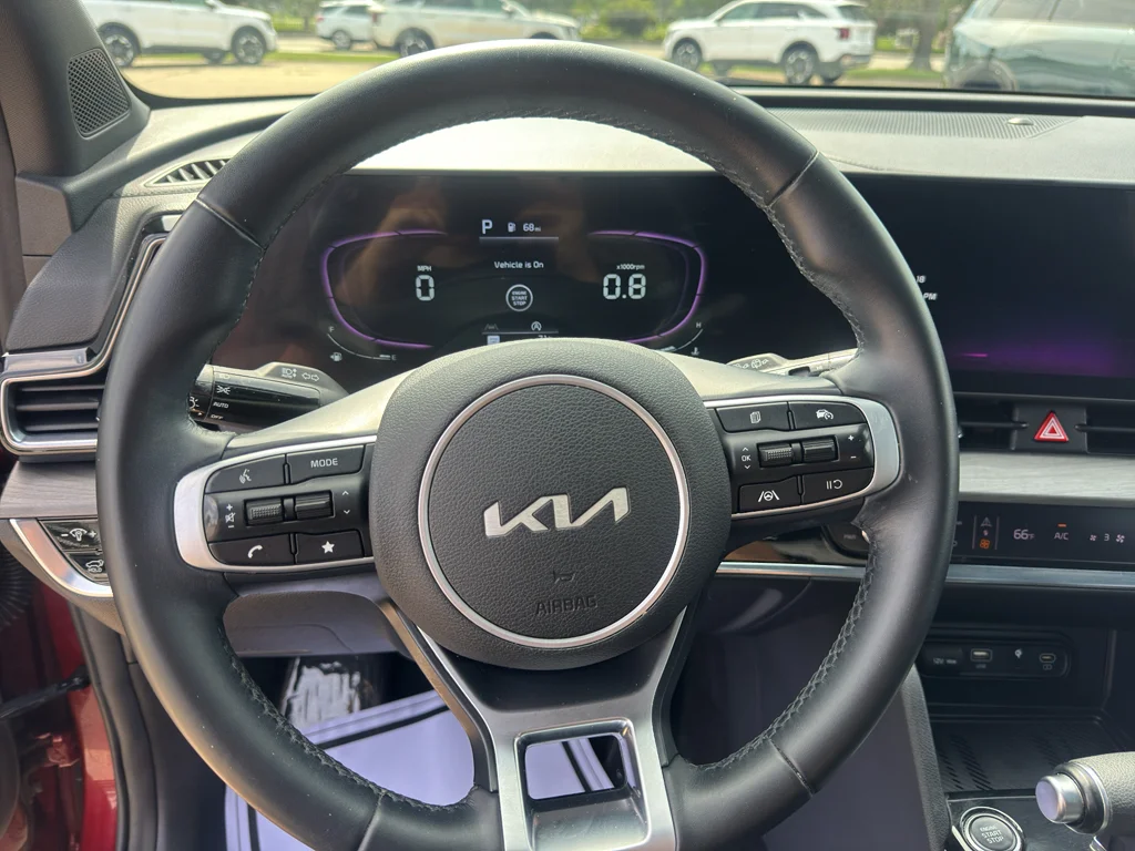 Used 2023 DAWNING RED Kia X-Line image 19