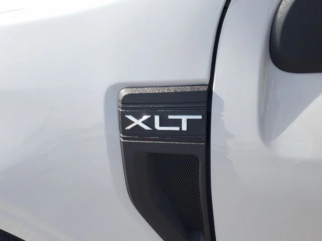 New 2026 Oxford White Ford XLT image 8