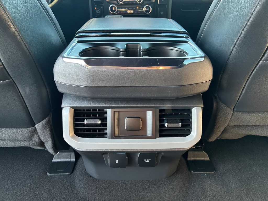 Used 2024 Agate Black Metallic Ford LARIAT image 20