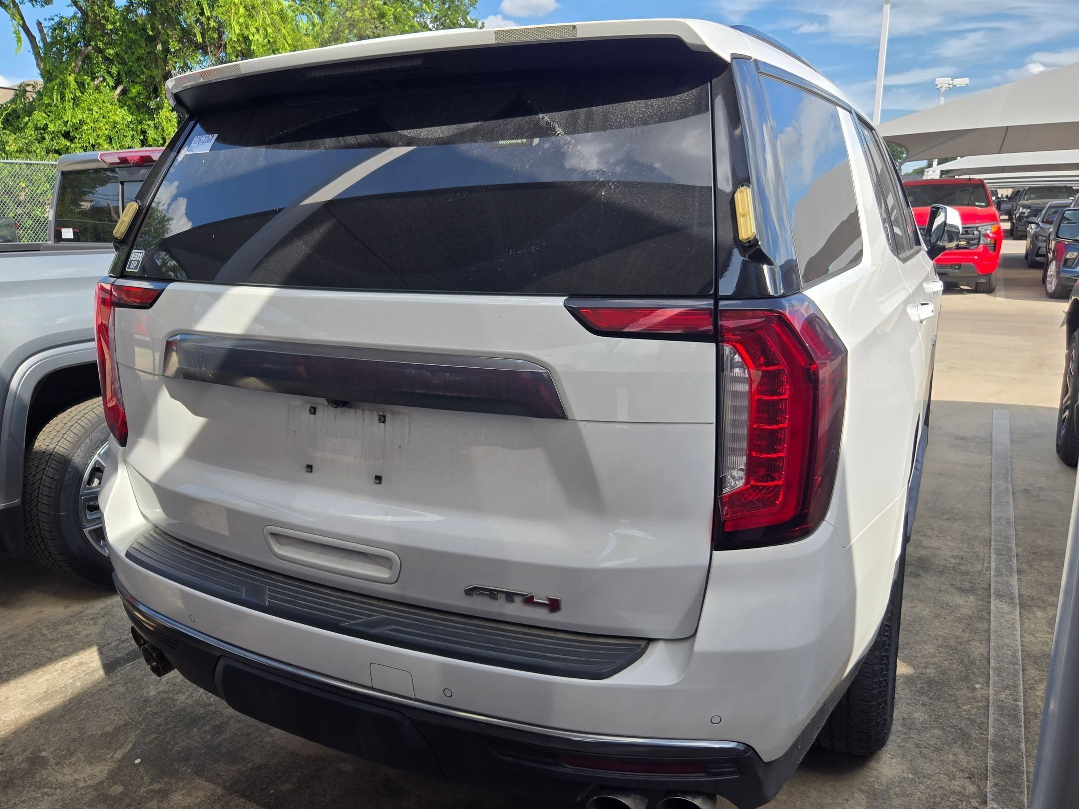 2024 GMC Yukon AT4 - Photo 9