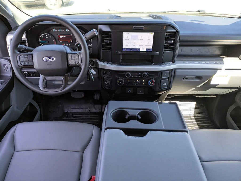 2025 Ford F-350 Super Duty Chassis Cab XL - Photo 14