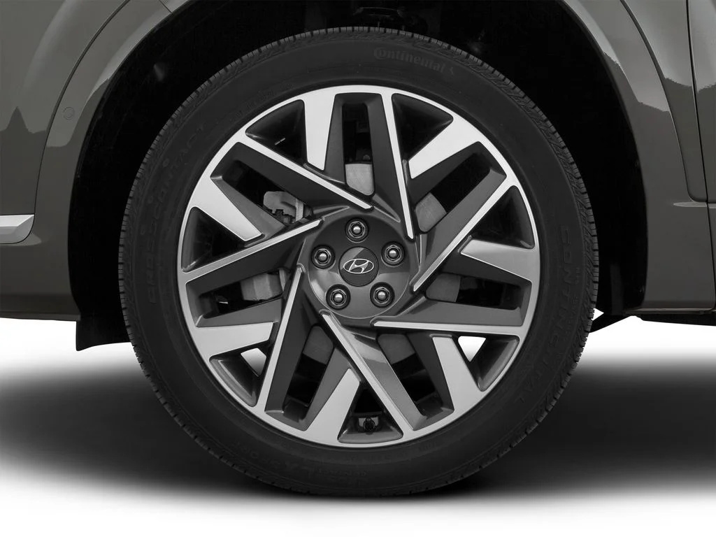 Used 2021 Gray Hyundai SE image 51