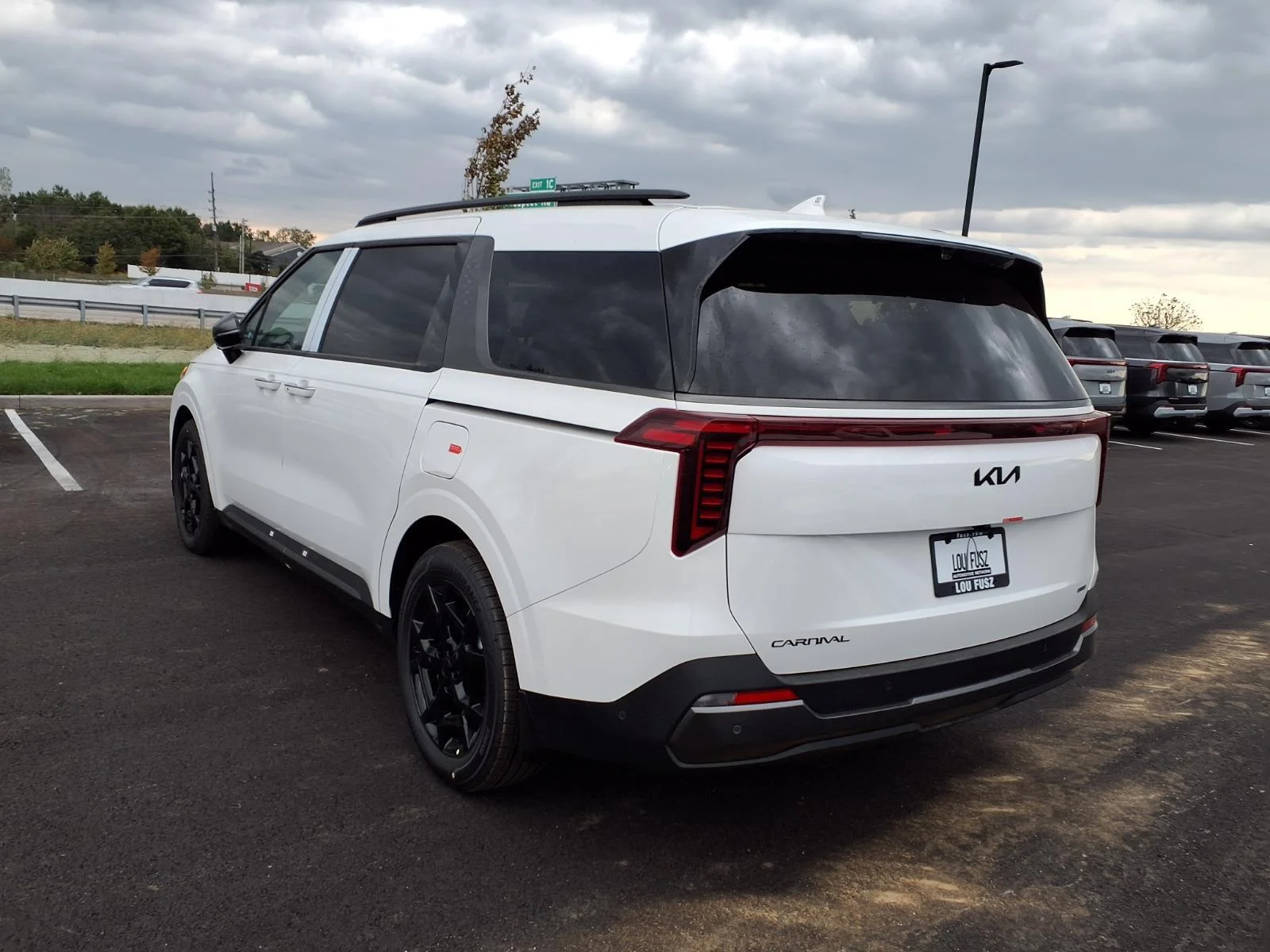 New 2027 Snow White Pearl Kia SX Prestige image 2