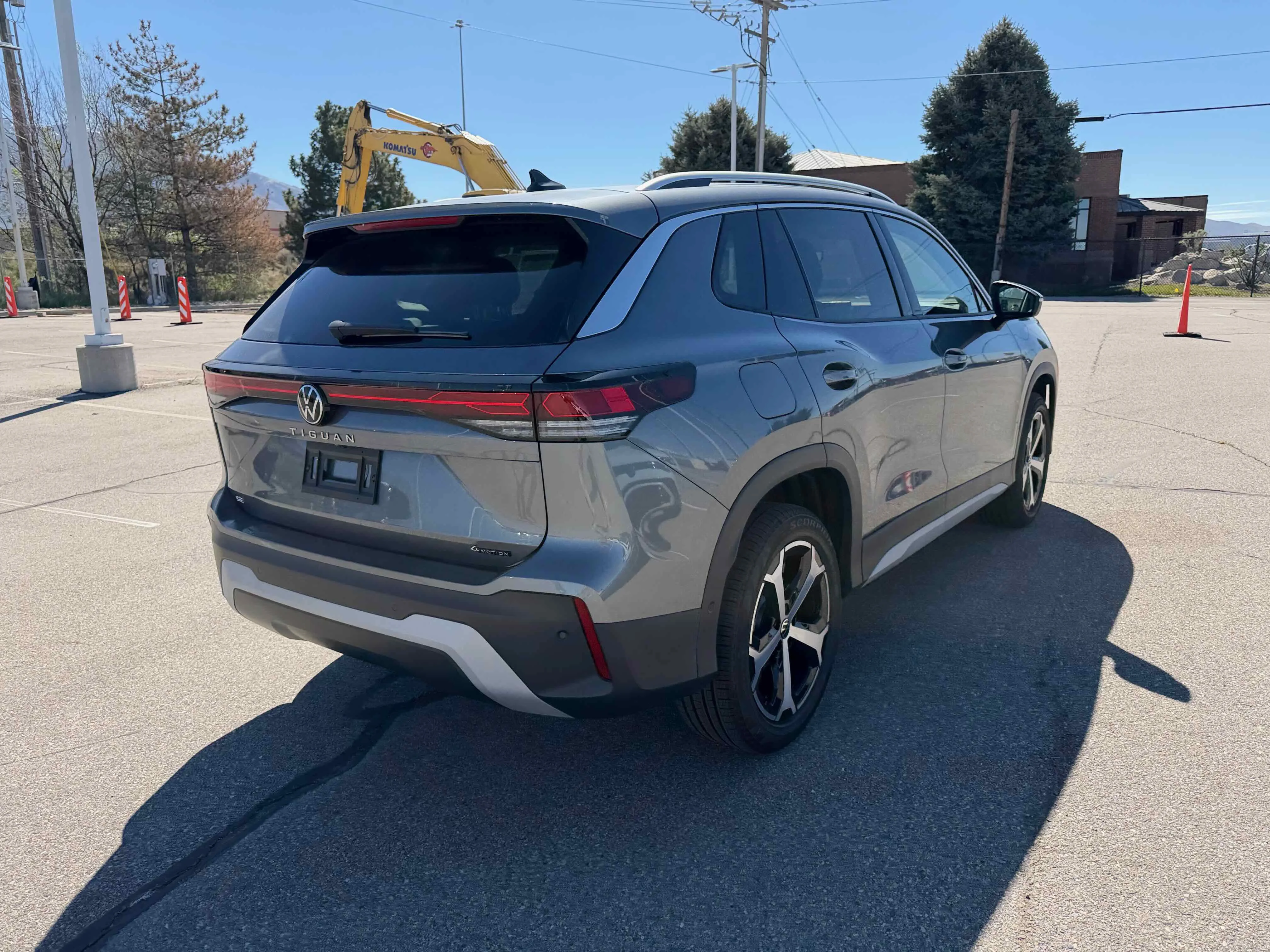 New 2026 Platinum Gray Volkswagen SE image 7