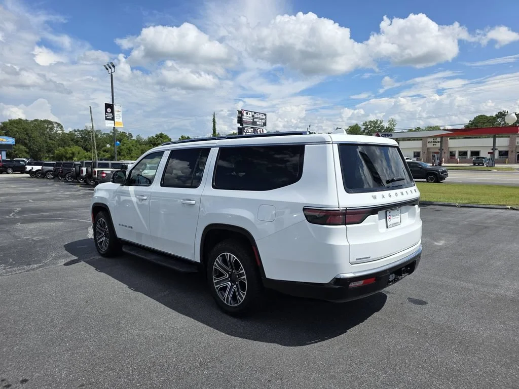 Used 2023 White Jeep Series II image 3
