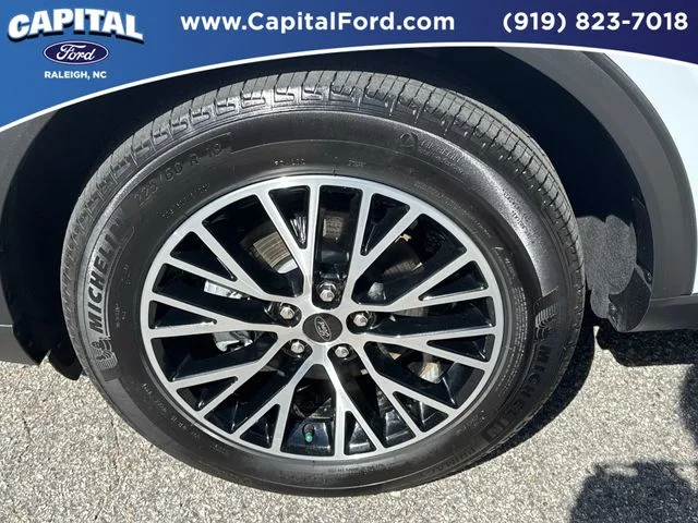 Used 2025 Silver Ford Base image 13