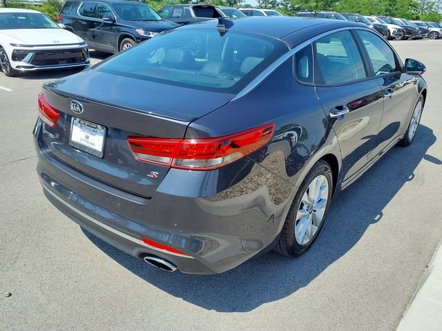 Used 2018 Platinum Graphite Kia S image 5
