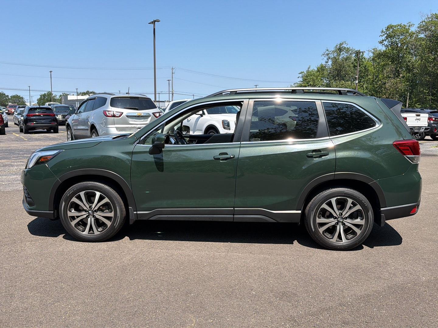 Used 2024 Cascade Green Silica Subaru Limited image 11