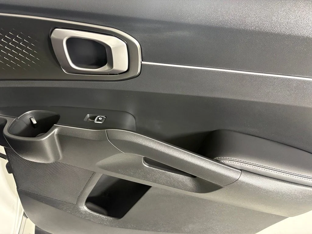 New 2026 Snow White Pearl Kia EX image 15