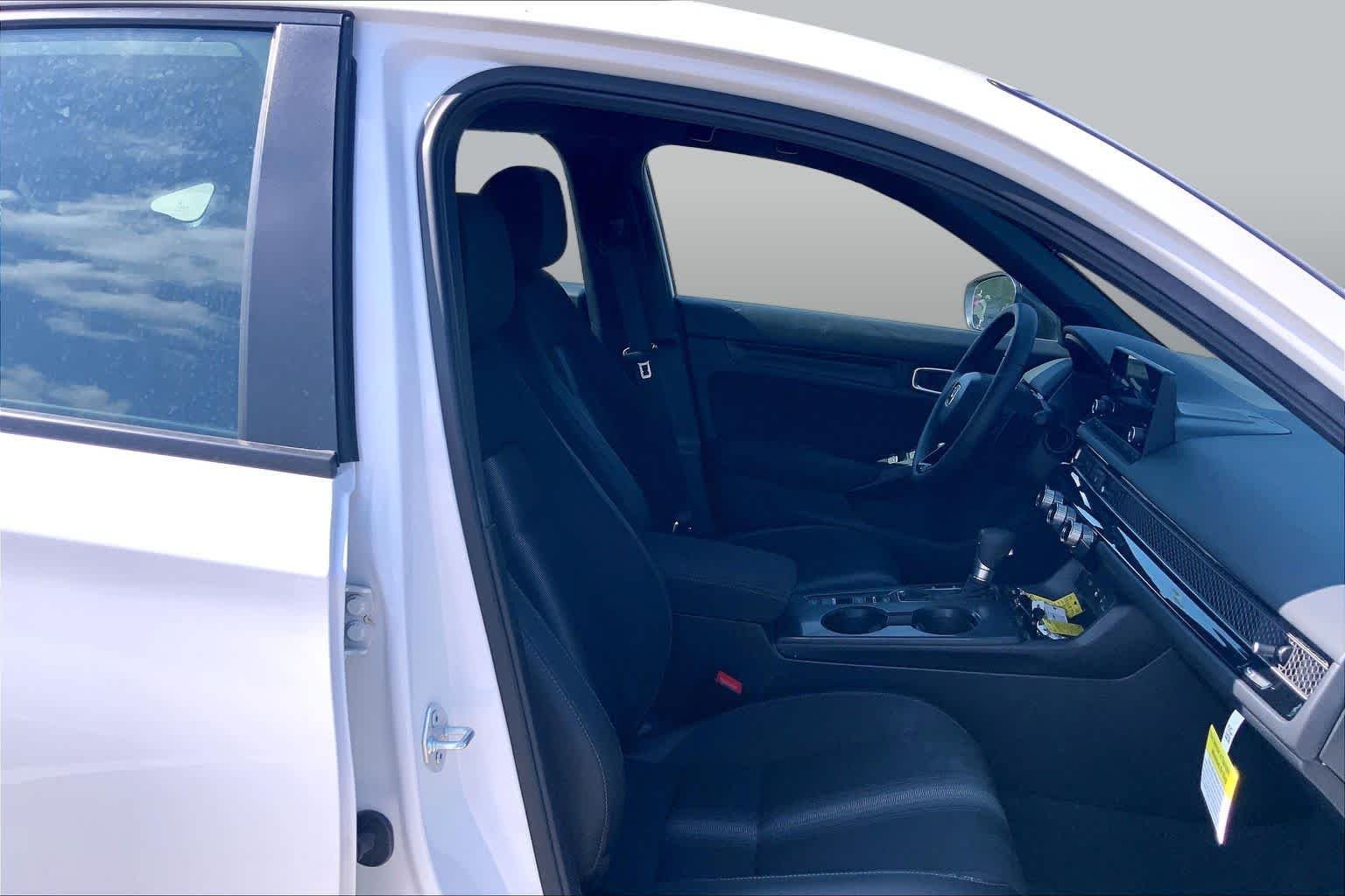Used 2026 Platinum White Pearl Honda Sport image 9