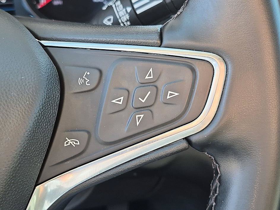 Used 2024 Lakeshore Blue Metallic Chevrolet LT image 17