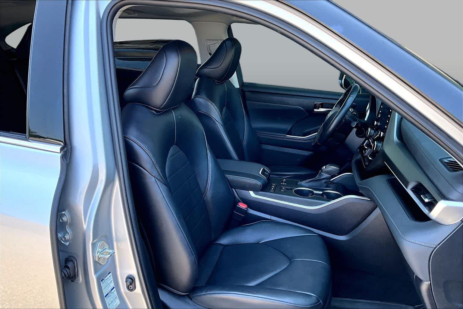 Used 2022 Celestial Silver Metallic Toyota Hybrid XLE image 8