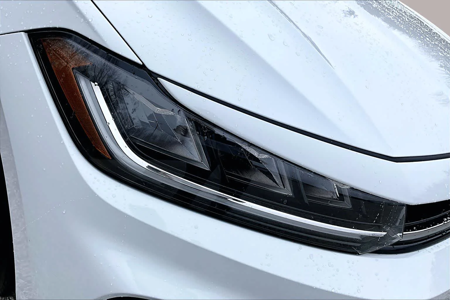 Used 2025 Pure White Volkswagen Sport image 27
