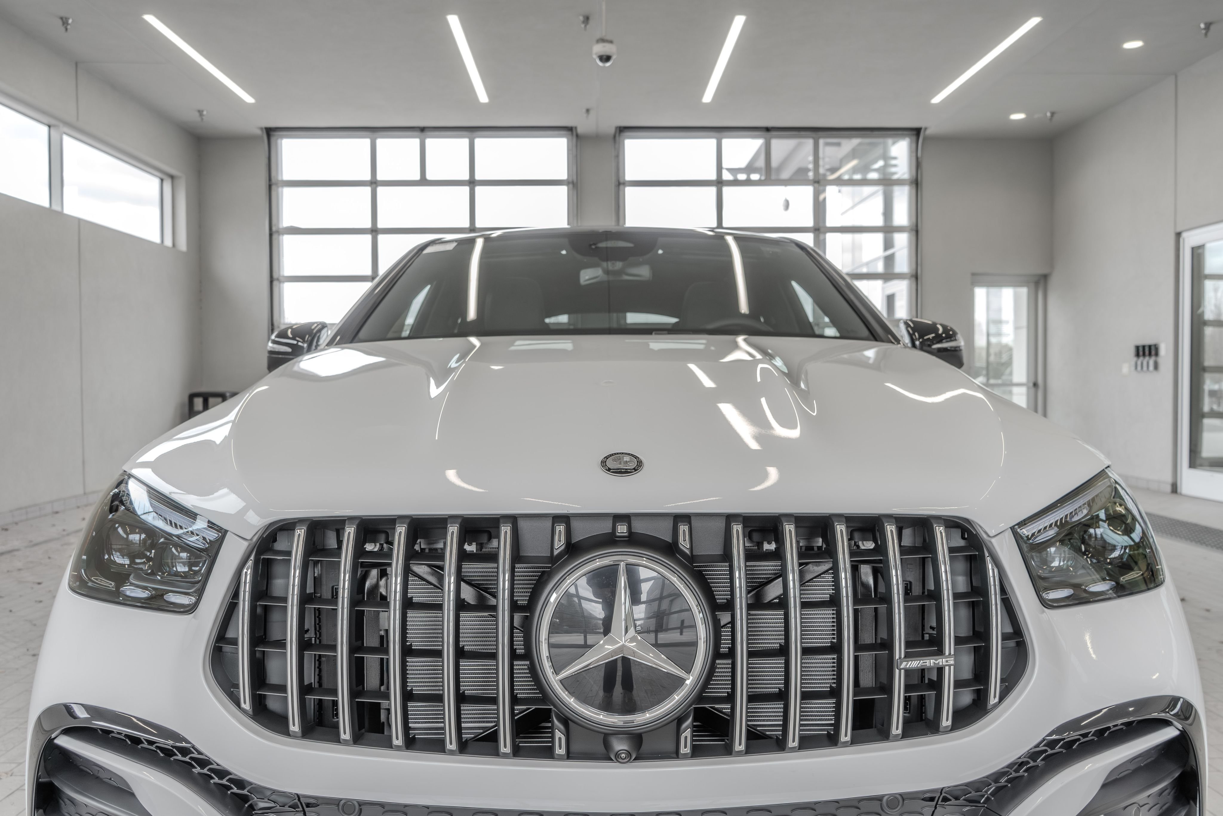 New 2026 MANUFAKTUR Moonlight White Metallic Mercedes-Benz GLE 53 AMG® image 23
