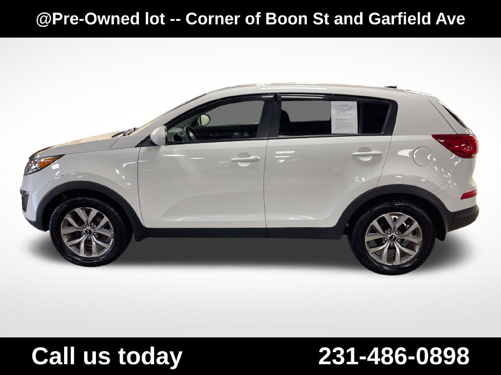 Used 2016 White Kia LX image 2
