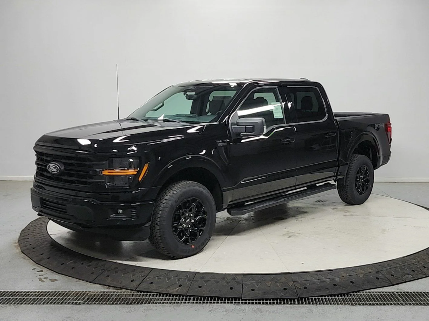 New 2026 Agate Black Metallic Ford XLT image 3