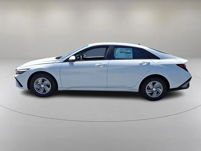 New 2026 White Hyundai SE image 4