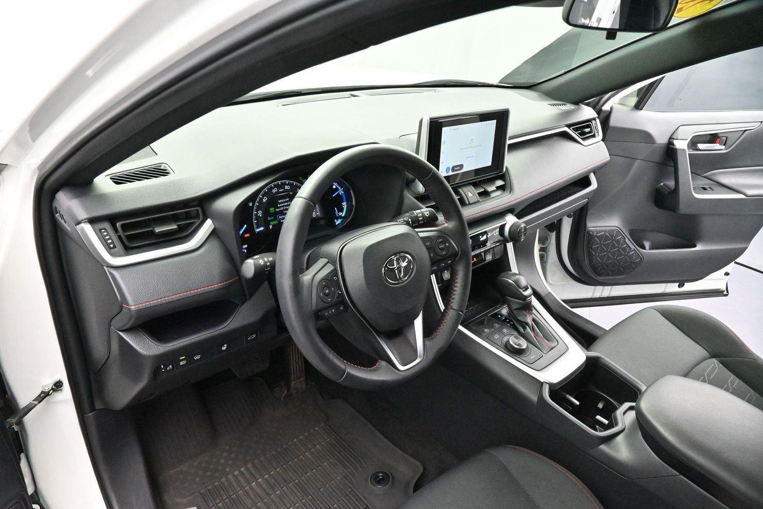 Used 2024 Ice Cap Toyota SE image 12