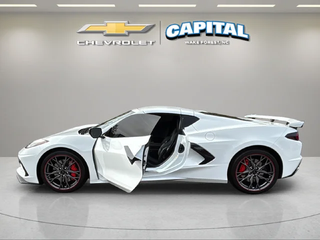 Used 2025 Arctic White Chevrolet 2LT image 10