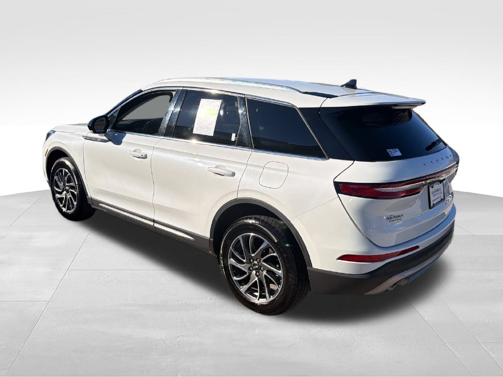 Used 2022 White Lincoln Standard image 3