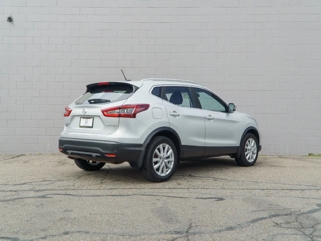 Used 2020 Brilliant Silver Metallic Nissan SV image 7