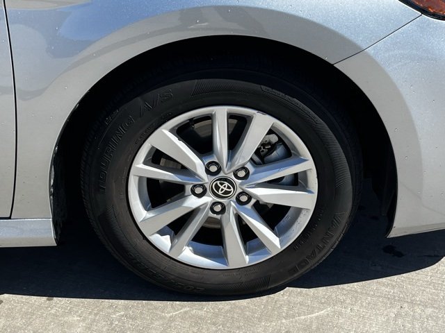 2025 Toyota Camry LE photo 3