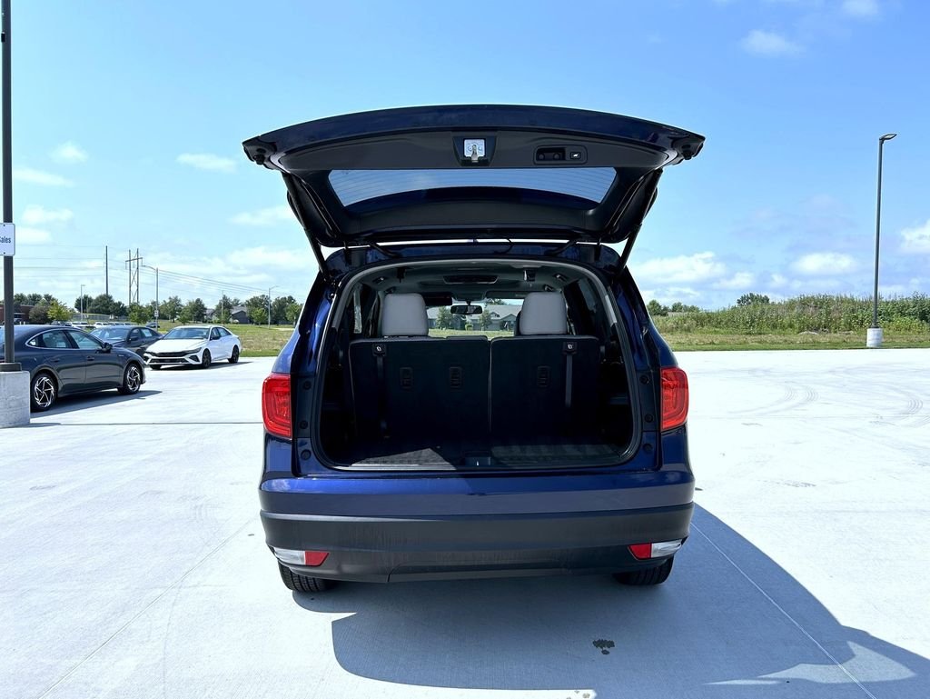 Used 2018 Blue Honda EX-L image 24