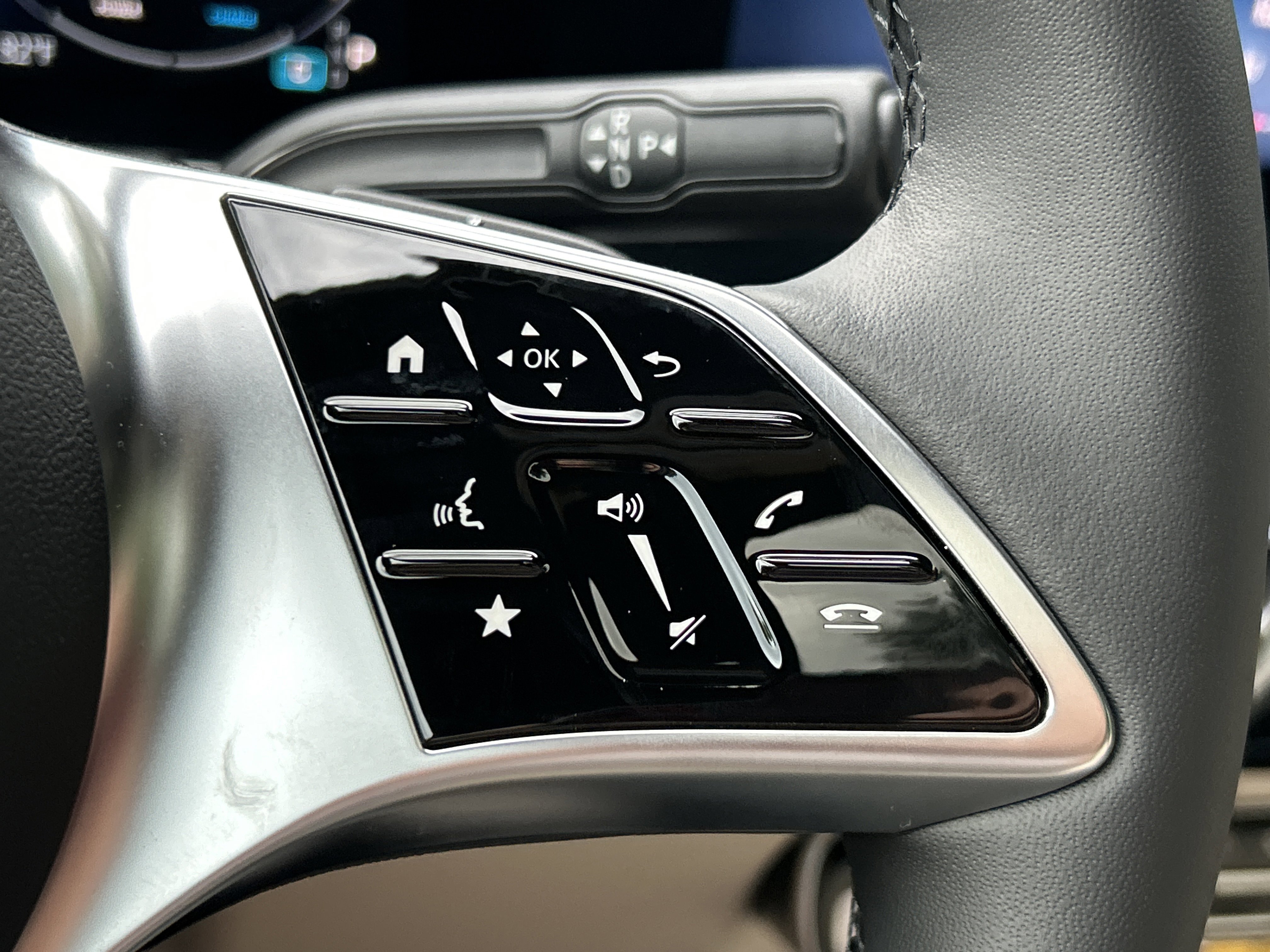 New 2026 Mountain Grey Metallic Mercedes-Benz GLA 250 SUV image 25