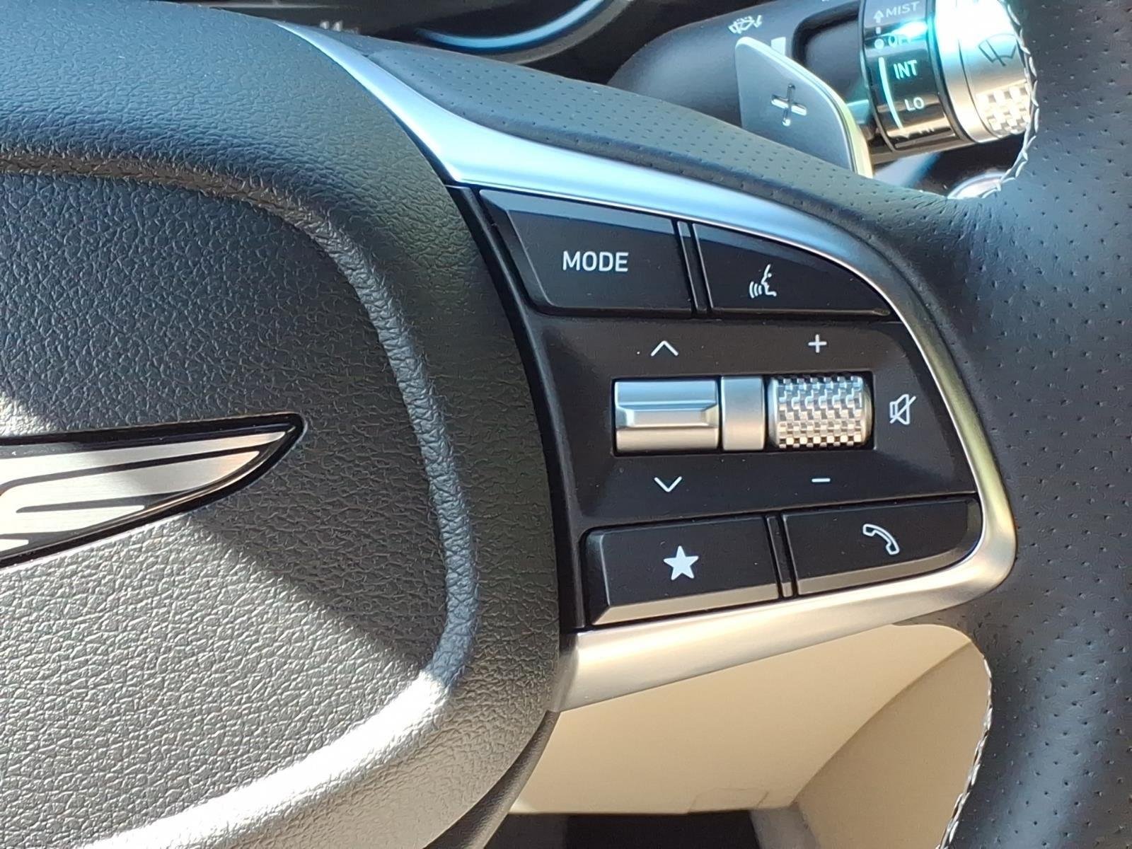 2026 GENESIS G70 Standard - Photo 21
