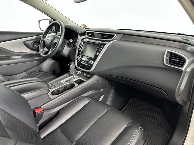 Used 2020 White Nissan SL image 25