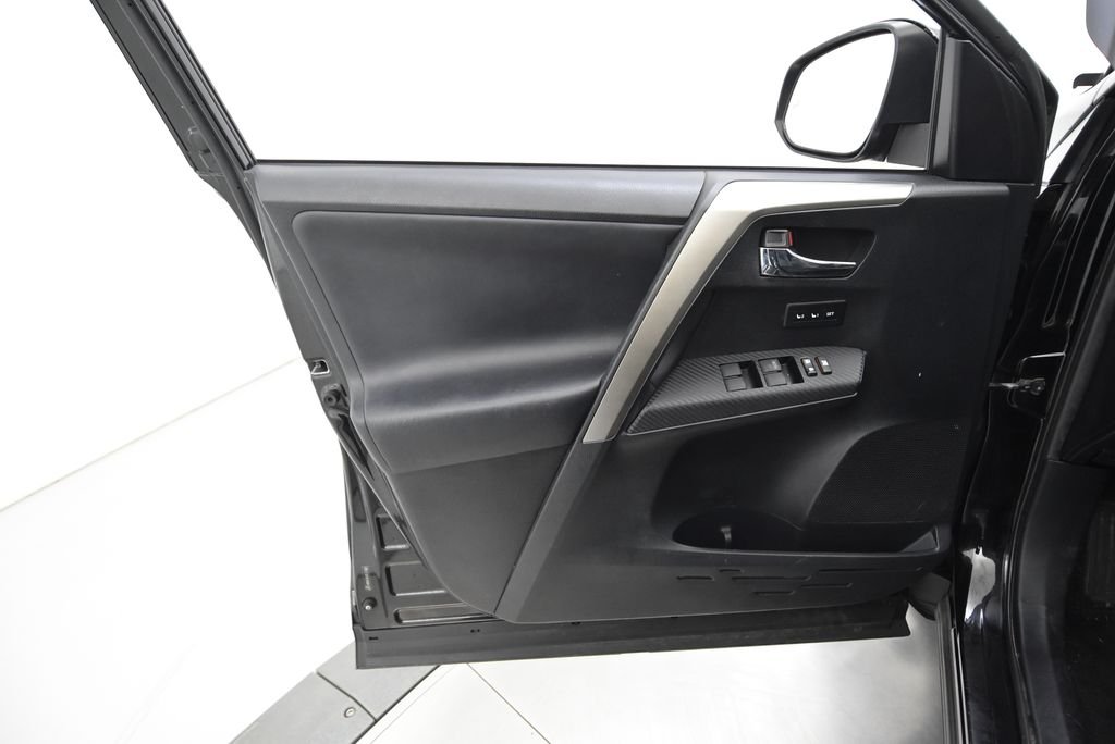 Used 2013 Black Toyota Limited image 32